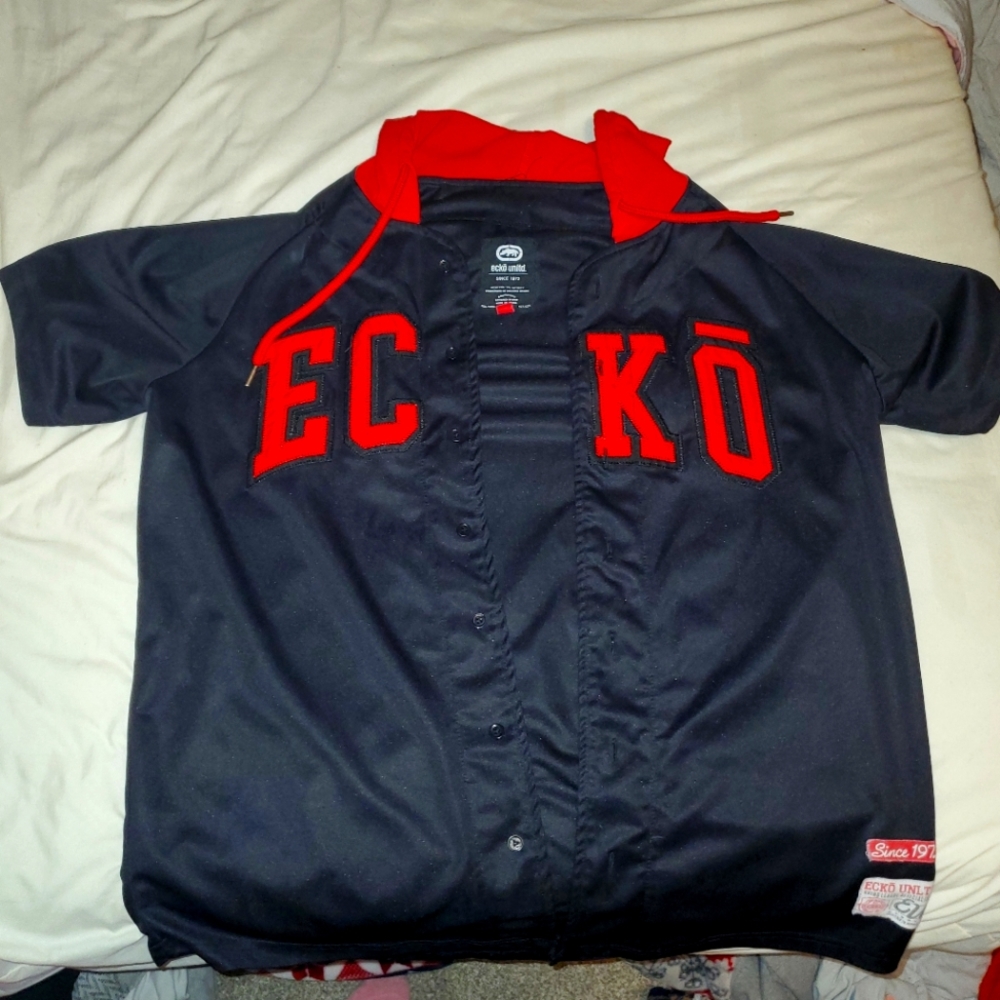A ecko short sleeve hoodie button down